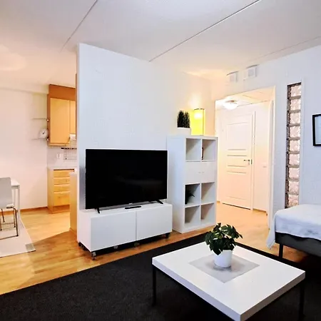 Kotimaailma - Tilava Saunallinen & Parvekkeellinen Kaksio - Keernakatu *