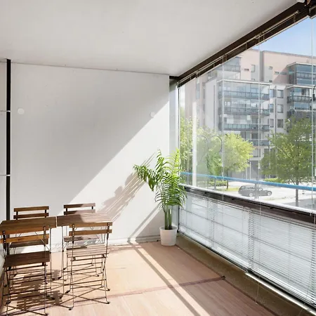 Kotimaailma - Tilava Saunallinen & Parvekkeellinen Kaksio - Keernakatu Appartement *