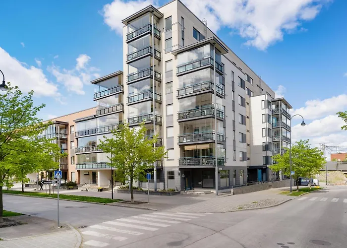 Kotimaailma - Tilava Saunallinen & Parvekkeellinen Kaksio - Keernakatu